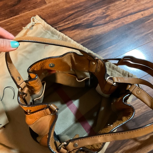 Burberry Crossbody Bag in textured leather - Picture 8 of 9